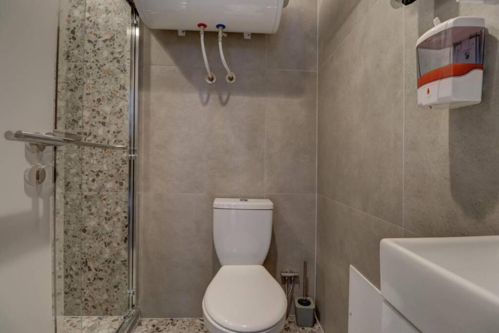 Town Square Apartment Prishtinë Ngoại thất bức ảnh
