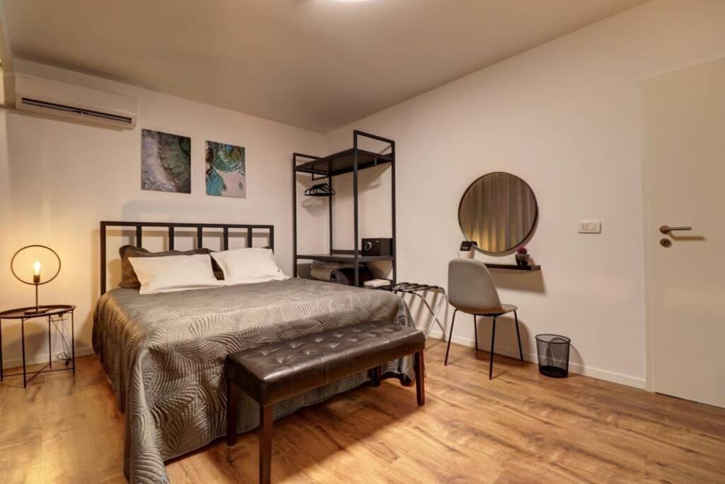 Town Square Apartment Prishtinë Ngoại thất bức ảnh